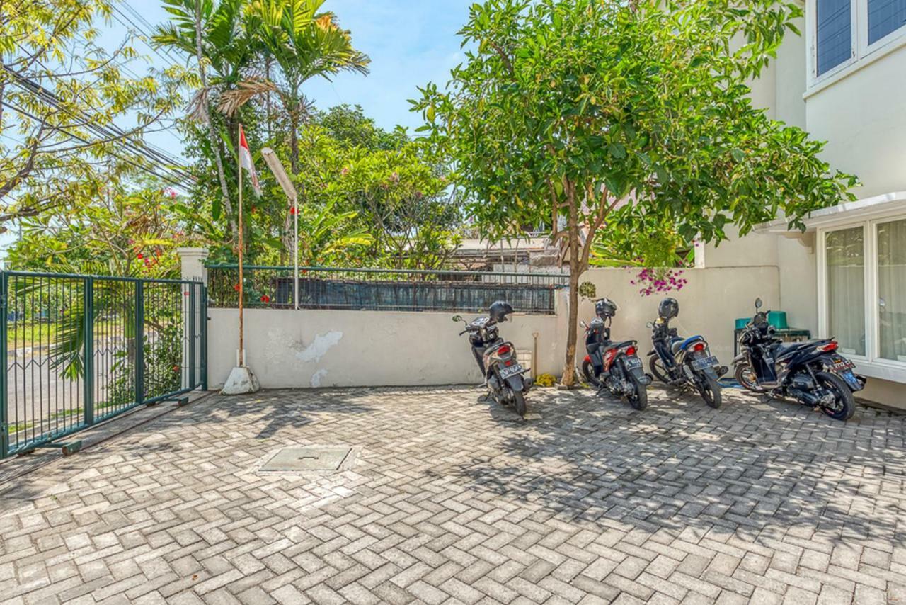 Reddoorz Near Untag Surabaya Hotel Exterior photo